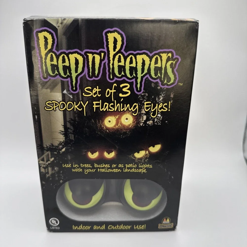 Halloween Peep n' Peepers Set of 3 Spooky Flashing Eyes Indoor/Outdoor Flash